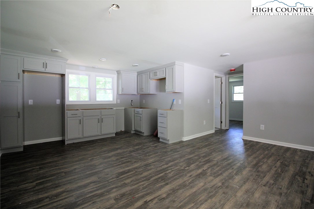 562 Highway 105 Boone, NC 28607 - Photo 6 of 17 Gallery Image 6