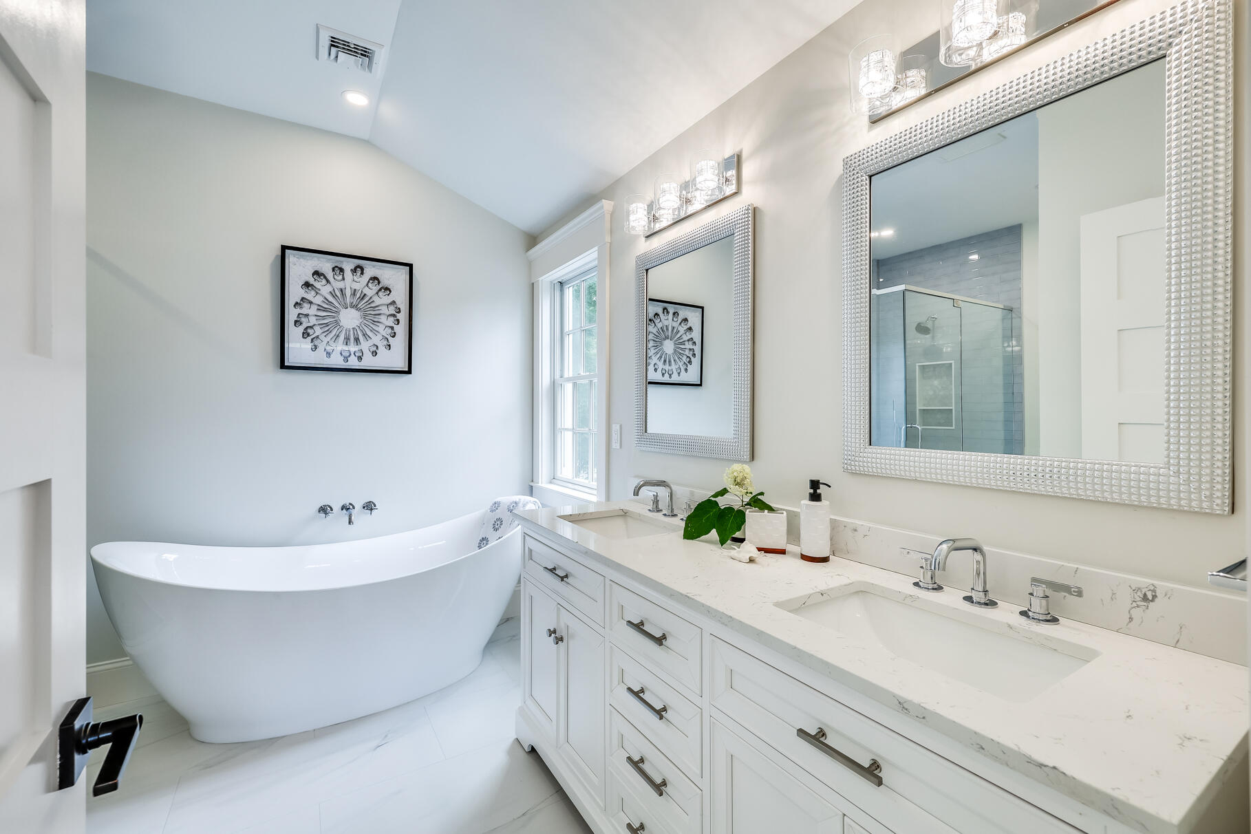255 Old Main Road, Unit 1A North Falmouth, MA 02556 - Photo 20 of 41 Primary Bathroom