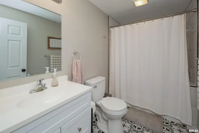 $143,000 | 1037 22nd Street, Rock Island, IL 61201