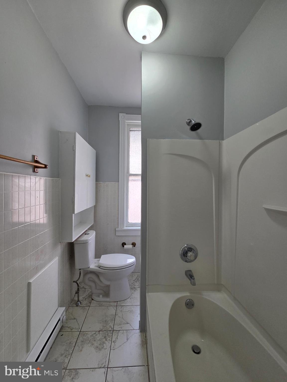 1440 Friedensburg Road Reading, PA 19606 - Photo 19 of 41 a bathroom with a tub toilet and sink