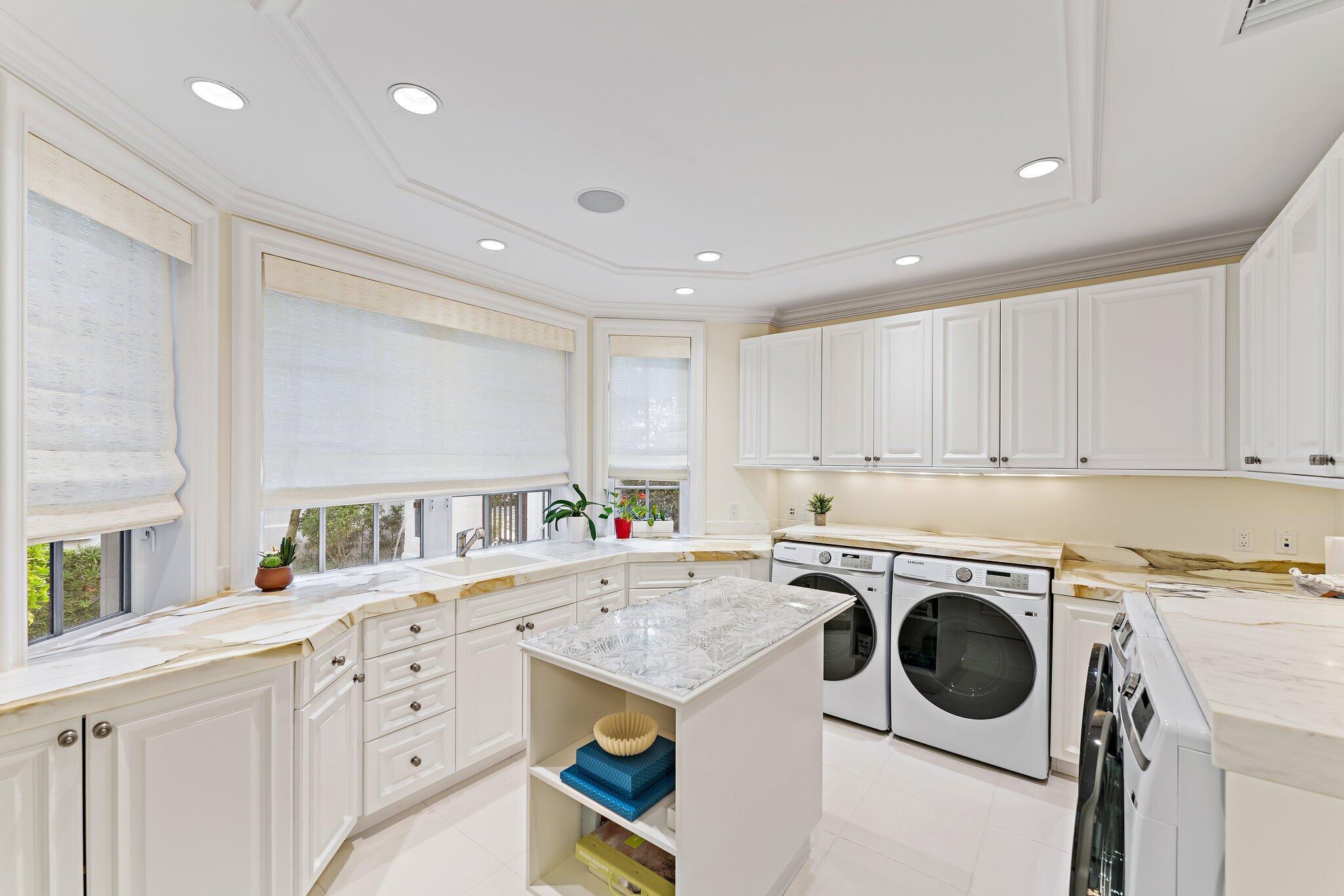 372 Regatta Drive Jupiter, FL 33477 - Photo 40 of 75 Laundry Room