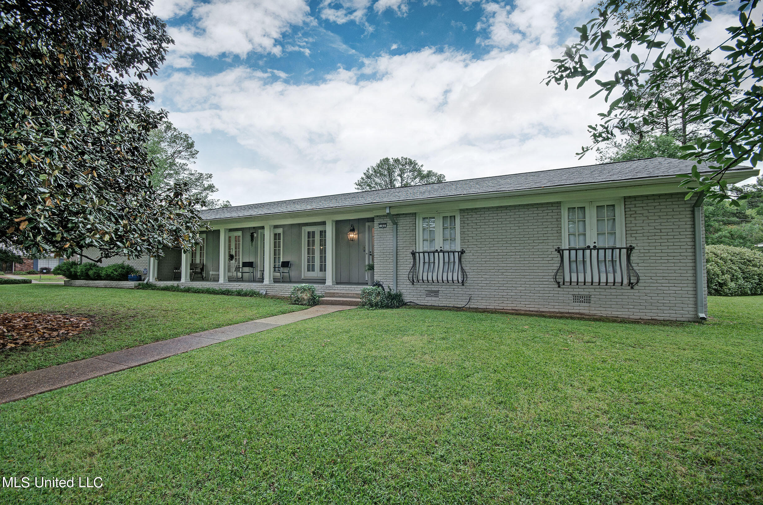 102 Dendron Drive Jackson, MS 39211 - Photo 3 of 32 IMGP1659_60_61