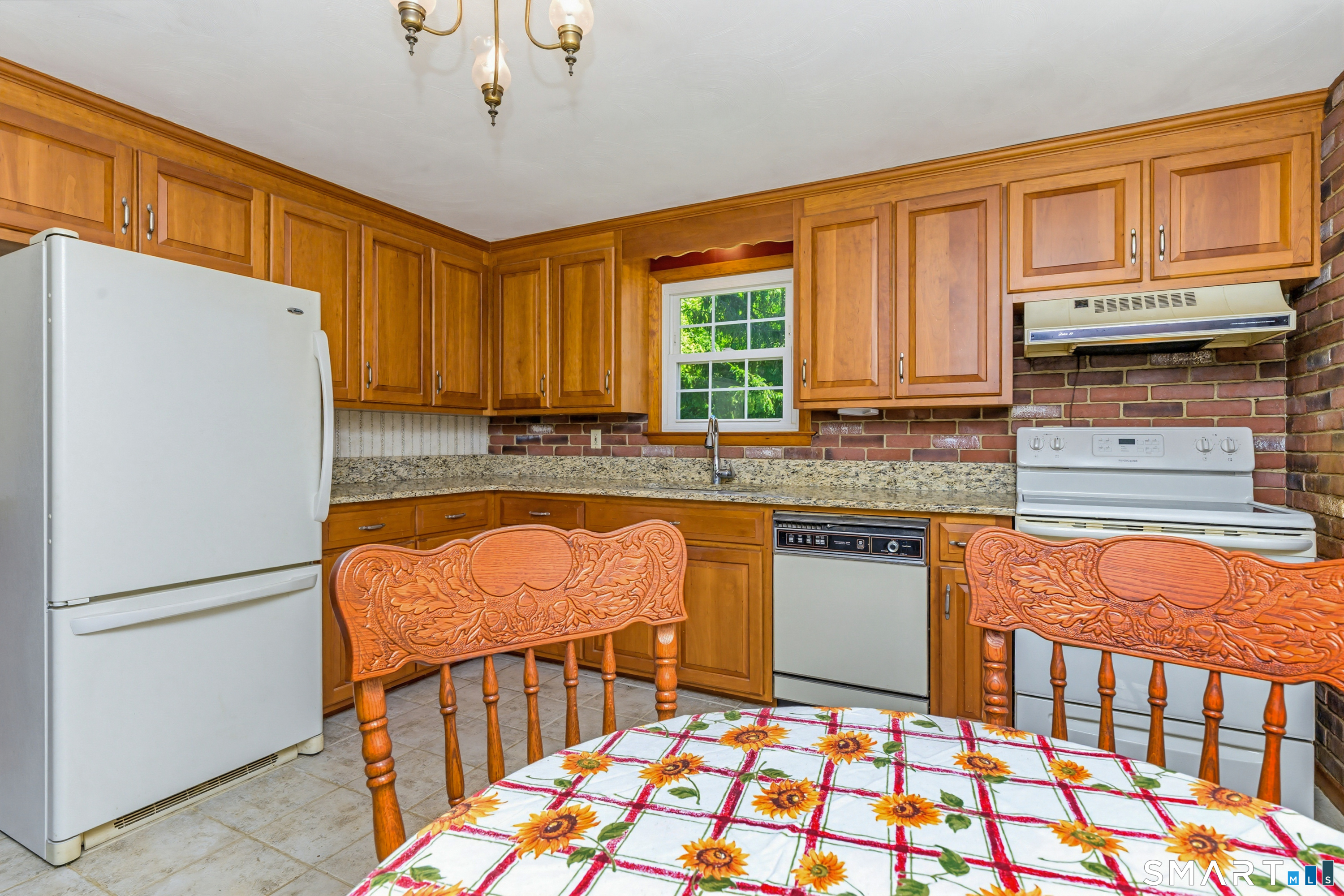 116 Morris Hubbard Road Haddam, CT 06441 - Photo 11 of 40