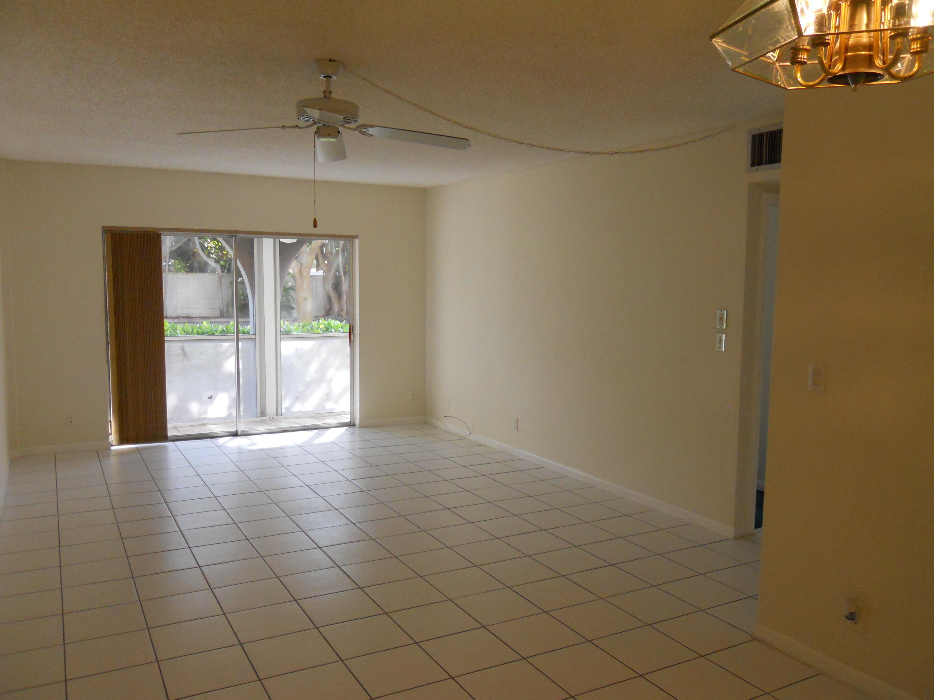 250 Northeast 20th Street, Unit 123S Boca Raton, FL 33431 - Photo 13 of 34 Living Area