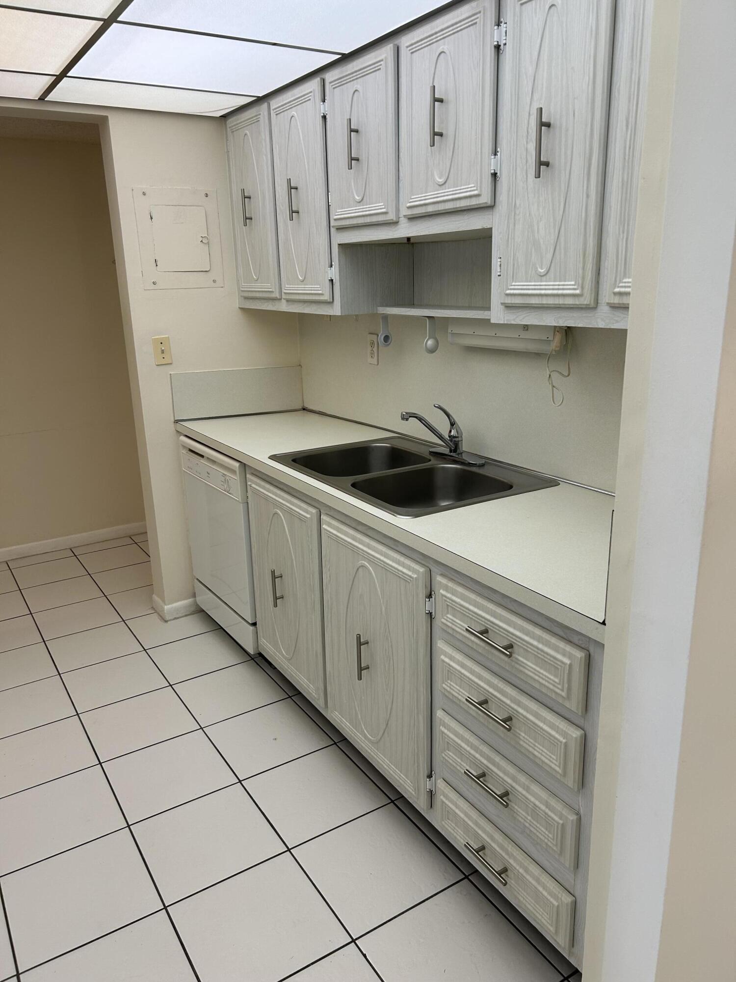 250 Northeast 20th Street, Unit 123S Boca Raton, FL 33431 - Photo 10 of 34 Kitchen