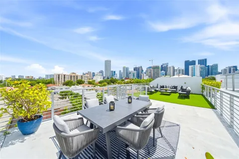 $1,169,000 | 545 Southwest 11th Street, Unit 308, Miami, FL 33129