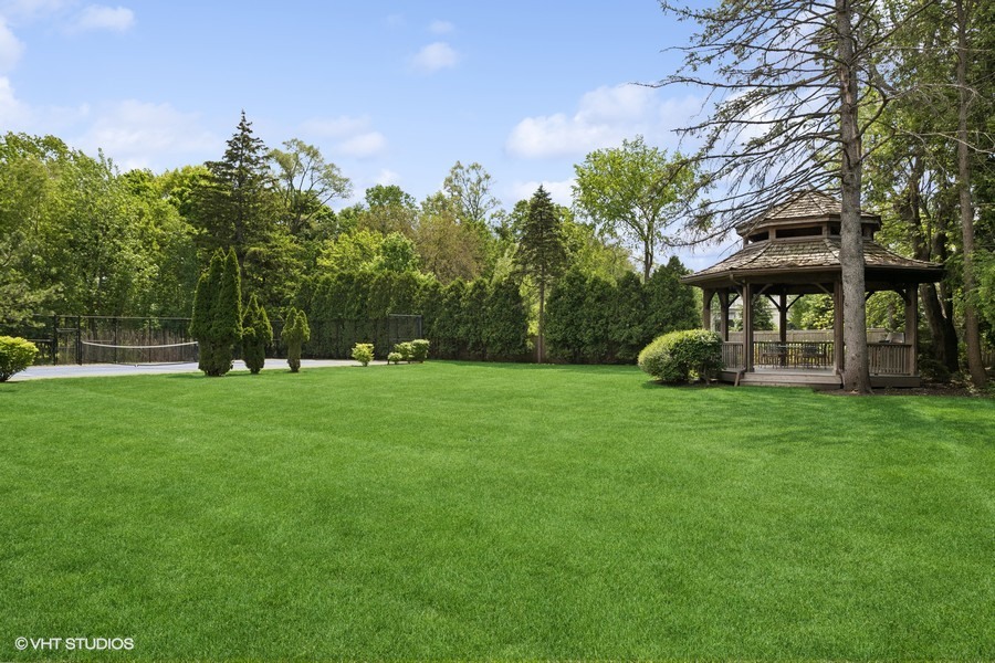 1900 Winnetka Road Northfield, IL 60093 - Photo 8 of 53