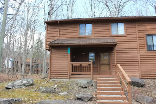 $195,000 | 211 Falls Circle, Bushkill, PA 18324