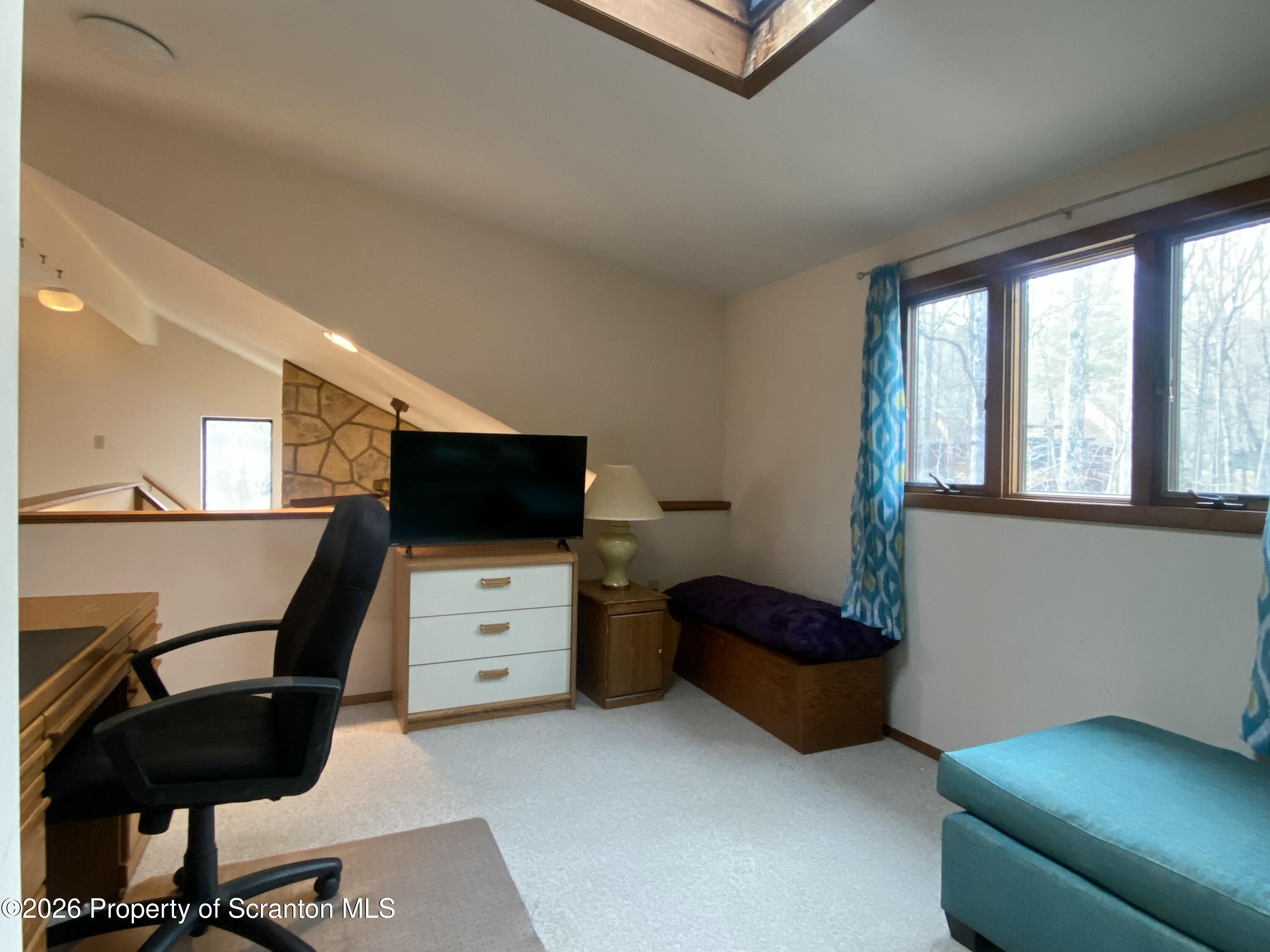 211 Falls Circle Bushkill, PA 18324 - Photo 11 of 28 IMG_4057