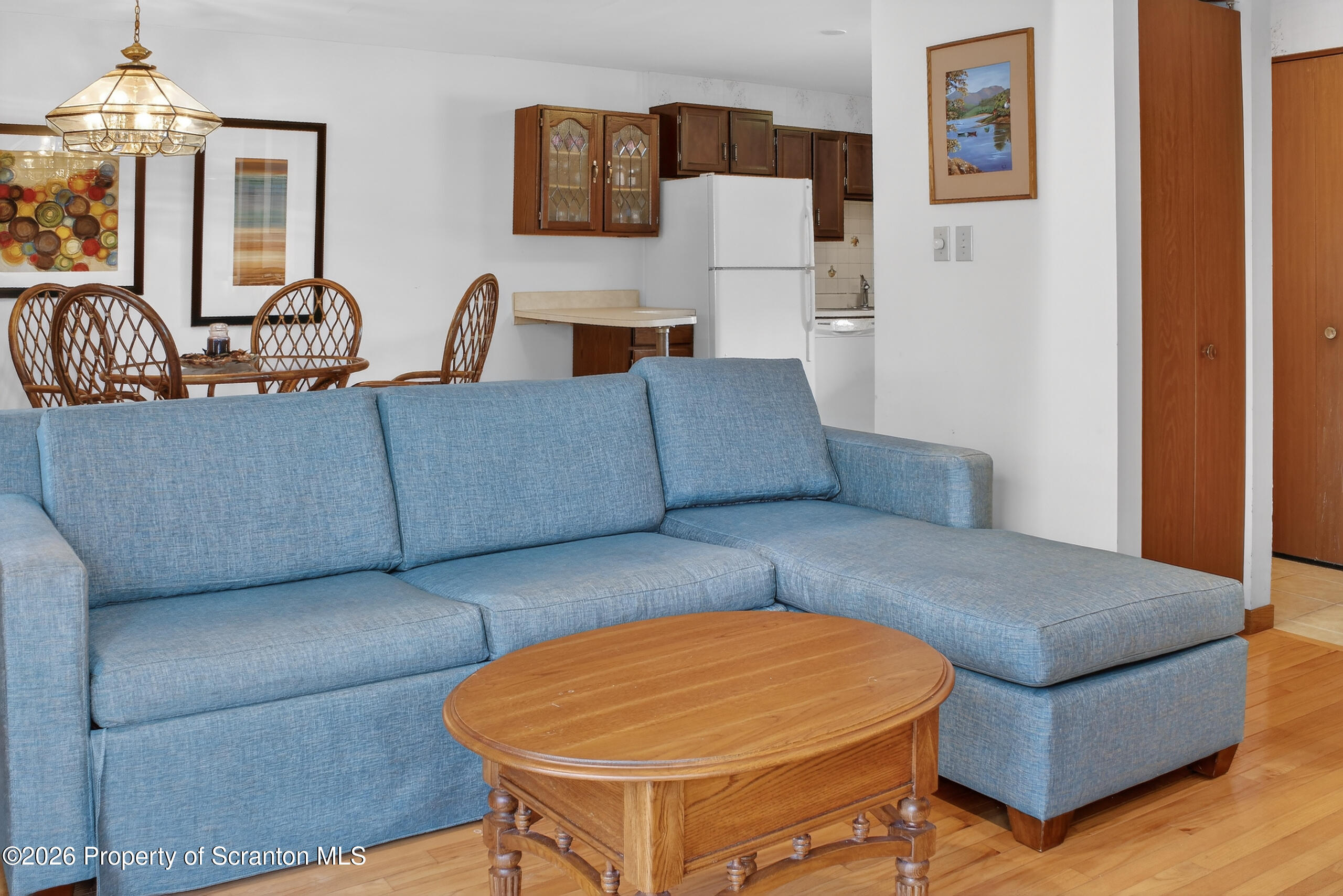 211 Falls Circle Bushkill, PA 18324 - Photo 8 of 28 IMG_4874