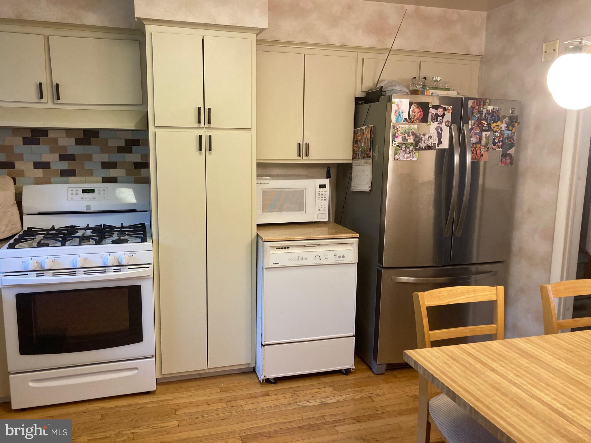 117 Pocasset Road Philadelphia, PA 19115 - Photo 3 of 30