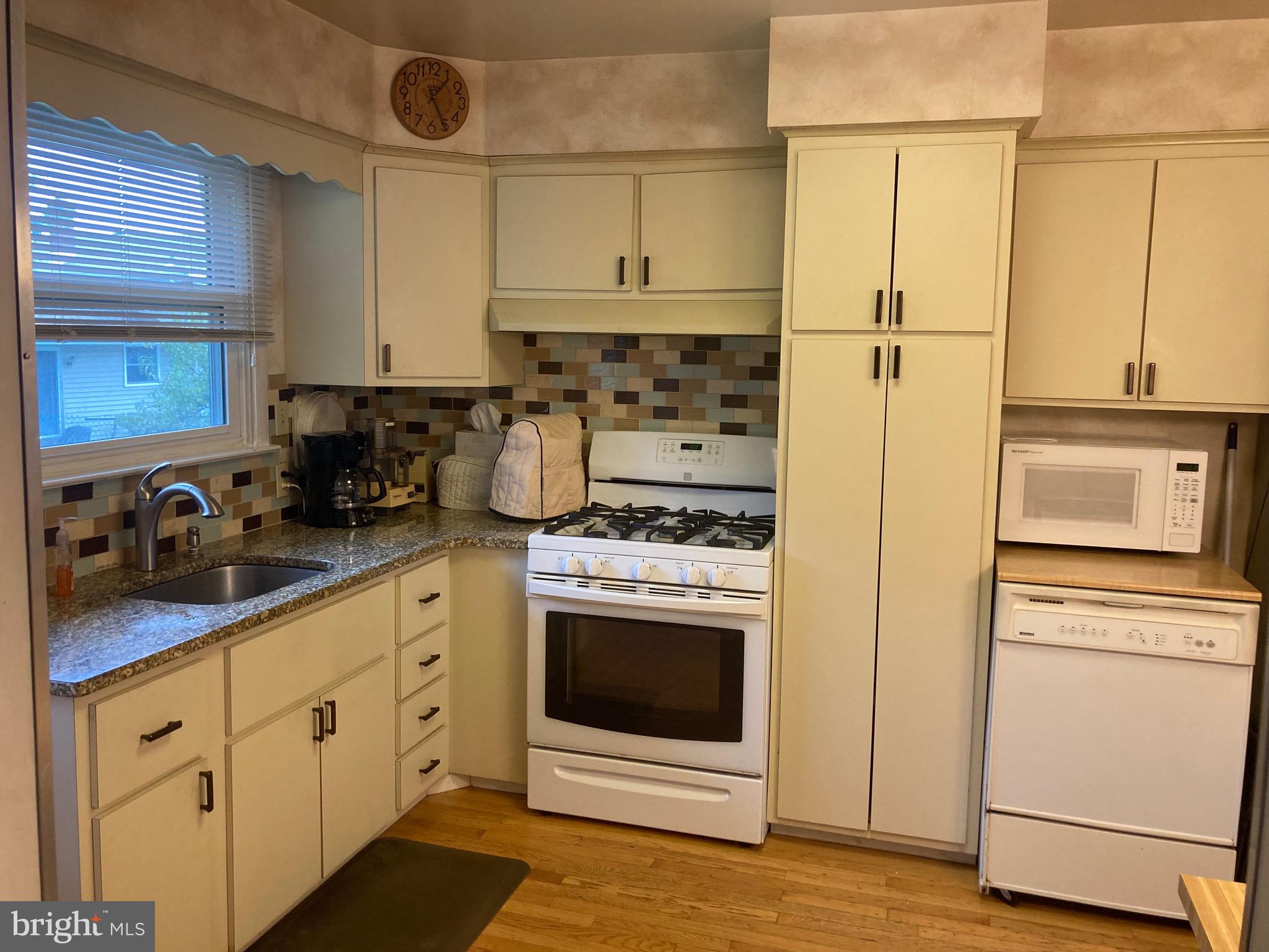 117 Pocasset Road Philadelphia, PA 19115 - Photo 4 of 30