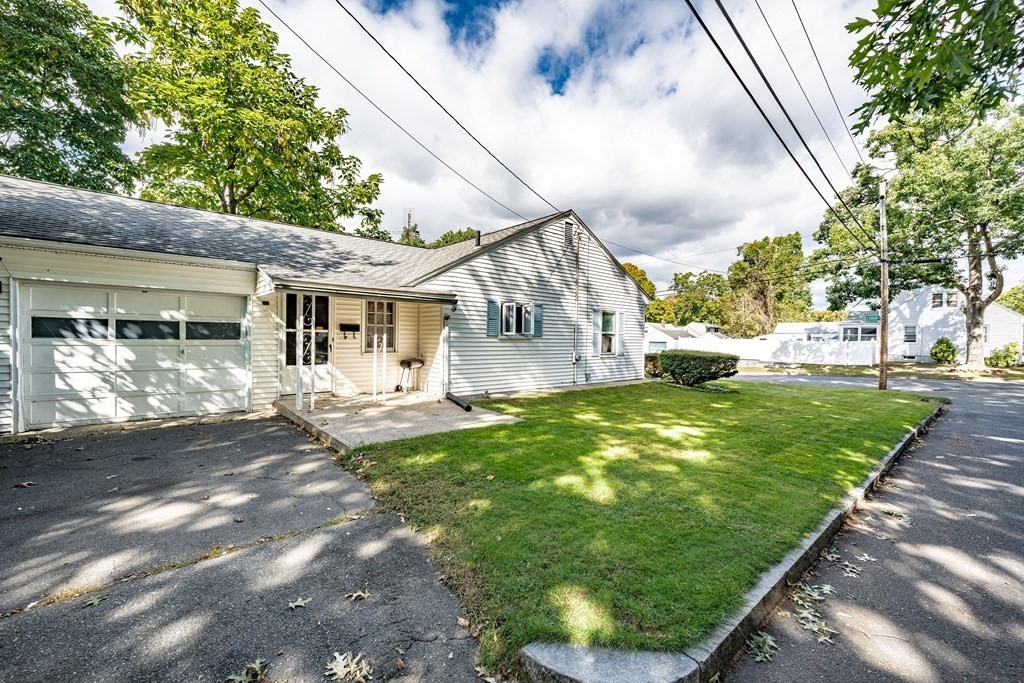 77 Clough Street Springfield, MA 01118 - Photo 2 of 24