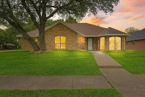 $568,000 | 3718 Thornhill Way, Rowlett, TX 75088