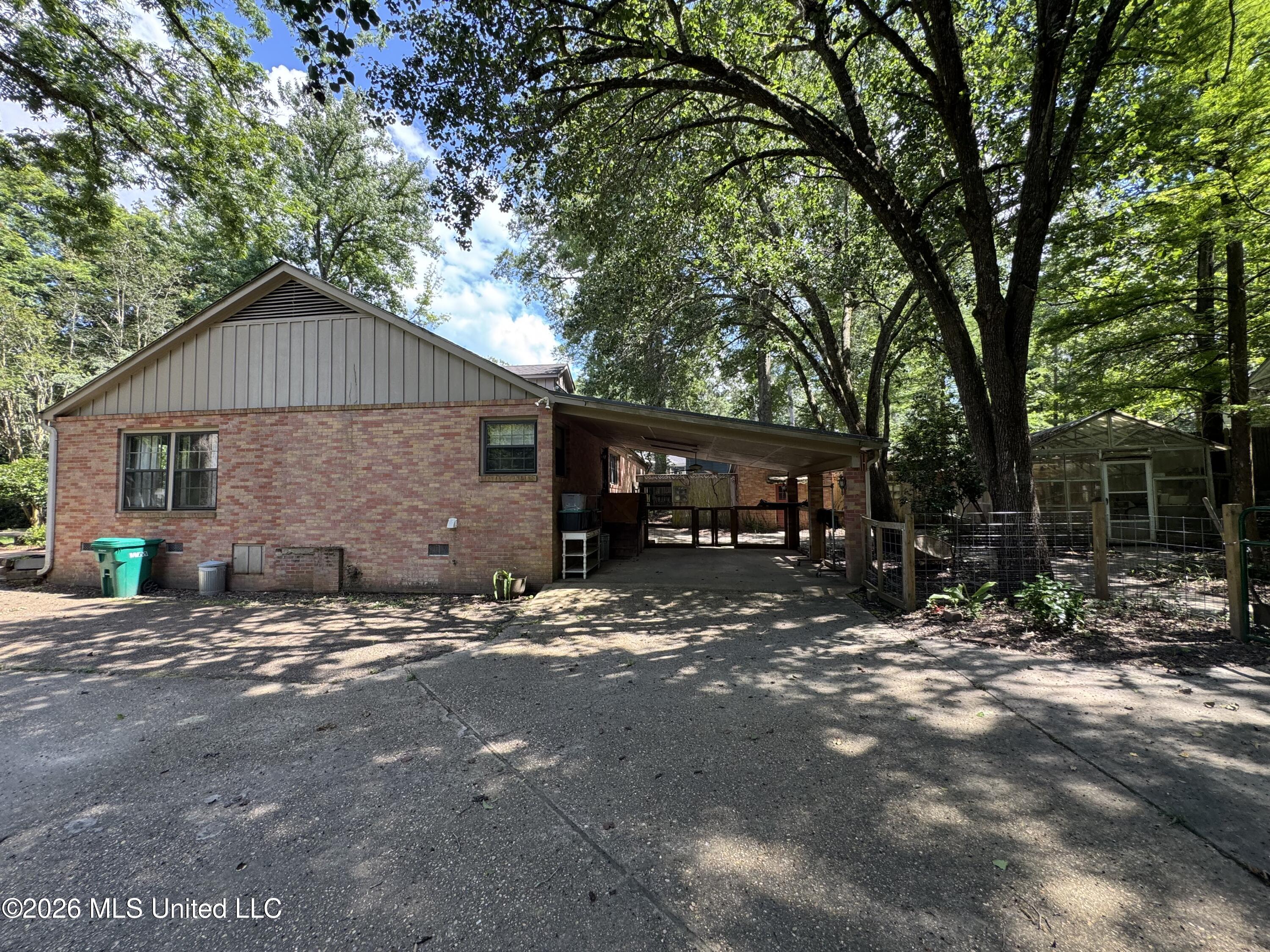 504 Becker Street Brookhaven, MS 39601 - Photo 3 of 34 IMG_3081