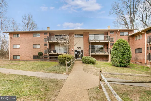 $295,000 | 7374 Route 29 Falls, Unit 74/102, Falls Church, VA 22046