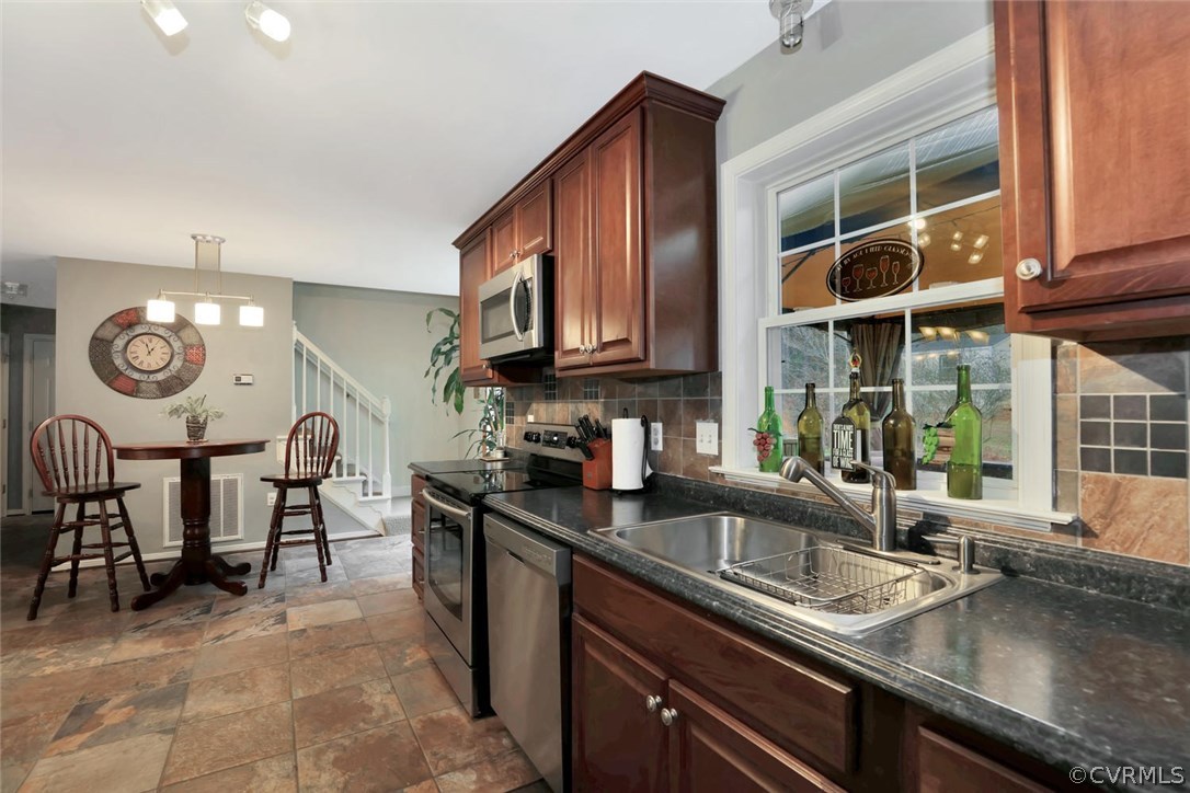 1532 Walkers Ridge Road Powhatan, VA 23139 - Photo 11 of 30 Gallery Image 11
