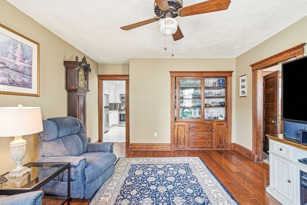 83 Grand Street Reading, MA 01867 - Photo 11 of 42