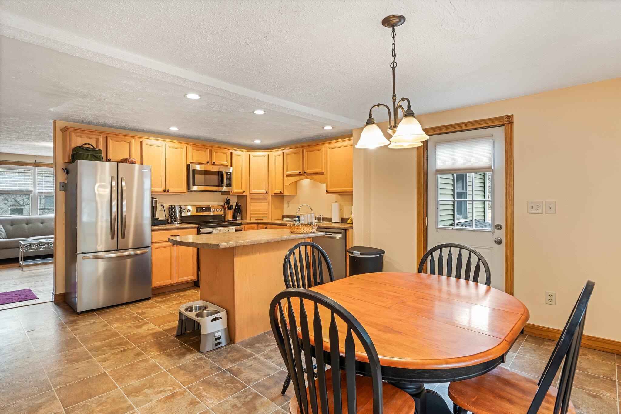 28 Forest Drive Topsham, ME 04086 - Photo 2 of 60 47-web-or-mls-28-forest-dr