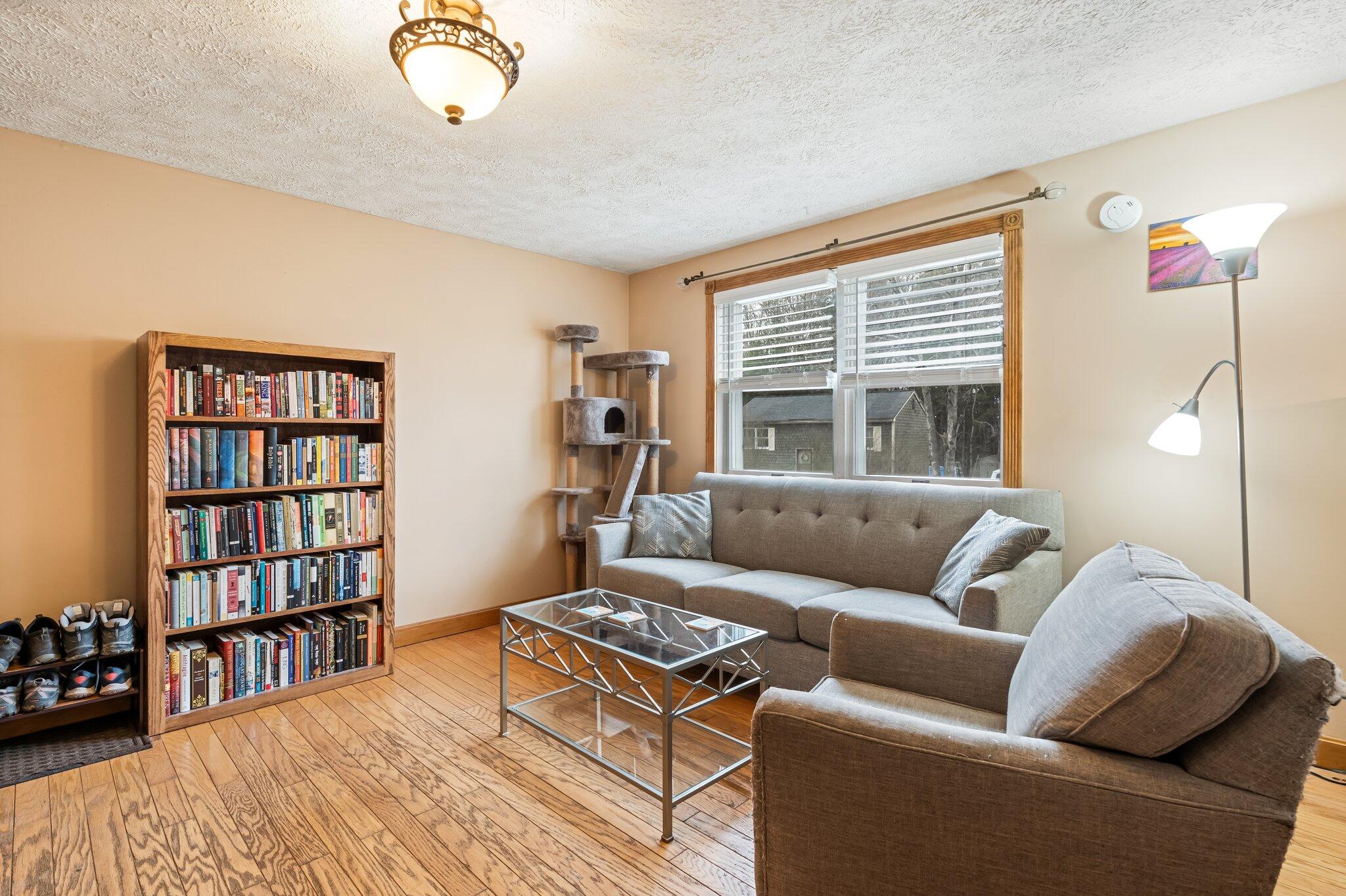 28 Forest Drive Topsham, ME 04086 - Photo 3 of 60 35-web-or-mls-28-forest-dr