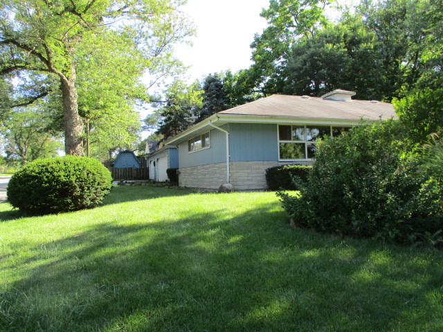 1805 Evergreen Road Homewood, IL 60430 - Photo 2 of 9