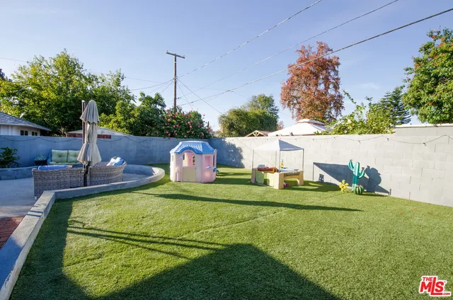 $830,000 | 17437 Stagg Street, Northridge, CA 91325