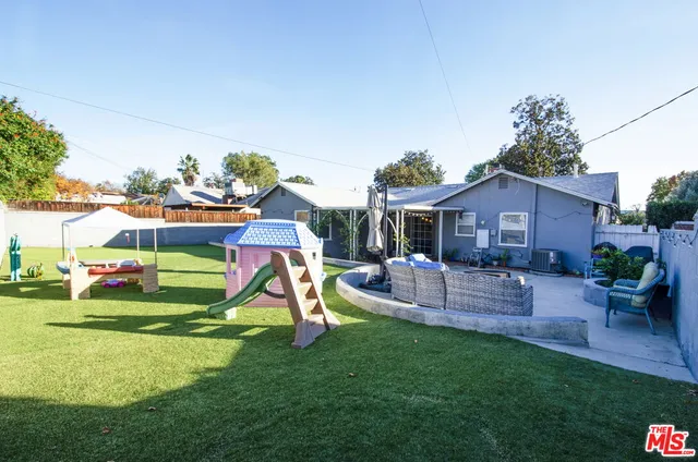 $830,000 | 17437 Stagg Street, Northridge, CA 91325