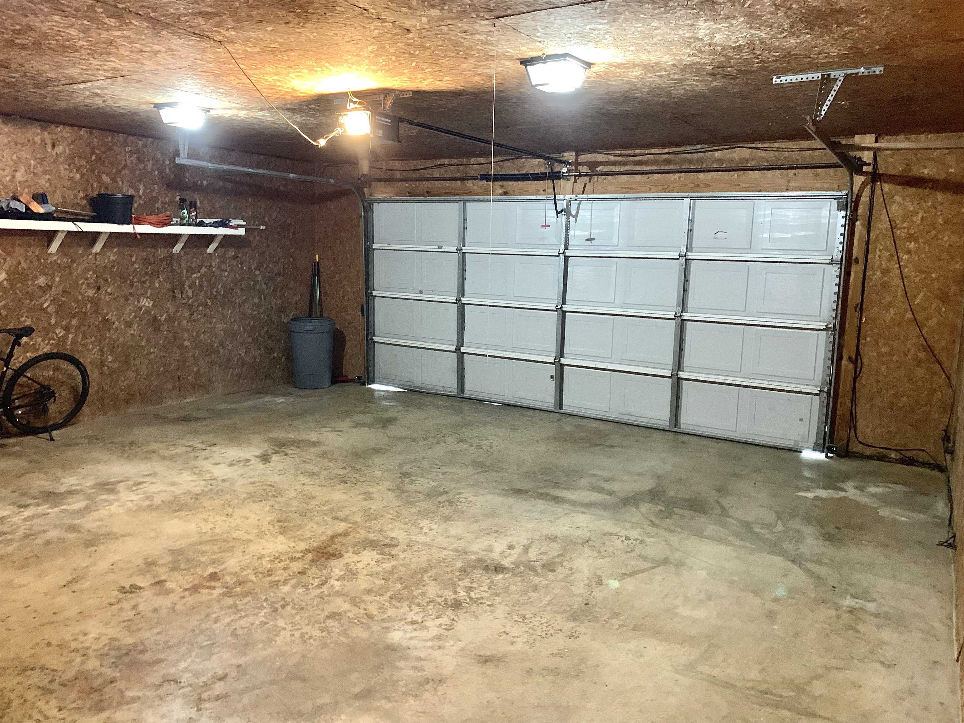 111 Robin Court Middleton, TN 38052 - Photo 18 of 23 a view of a garage