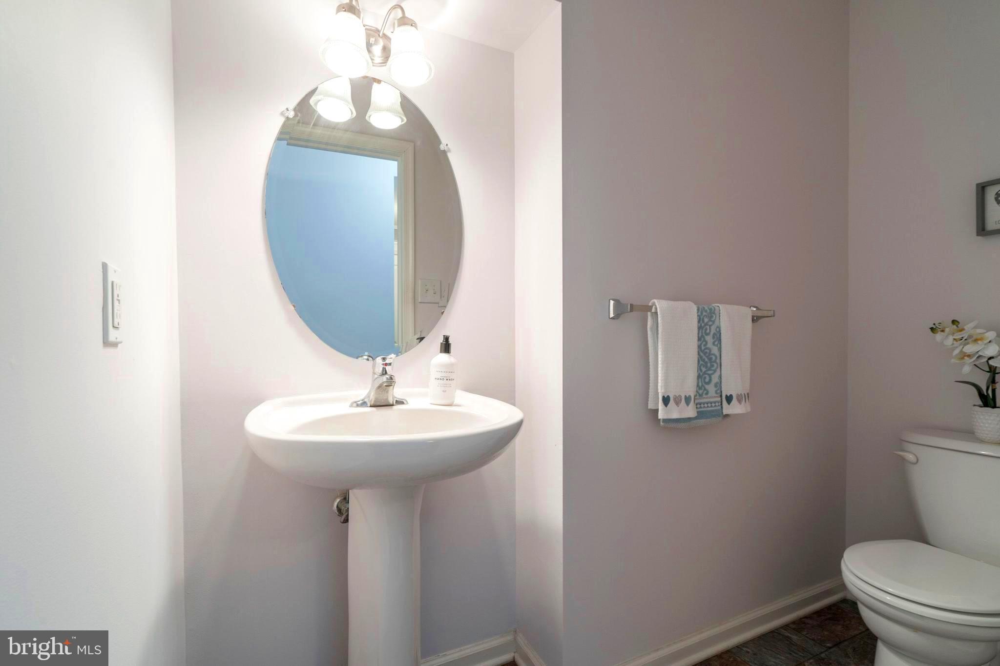43 Old Cedarbrook Road Wyncote, PA 19095 - Photo 17 of 38 Powder Room