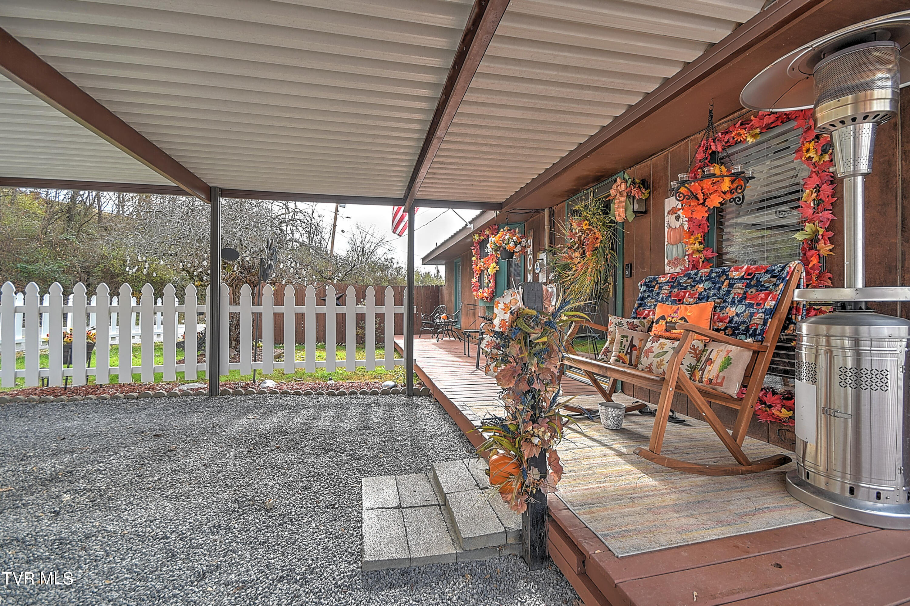 227 Old Beason Well Road Kingsport, TN 37660 - Photo 4 of 44 225 New Beason Well DP-4