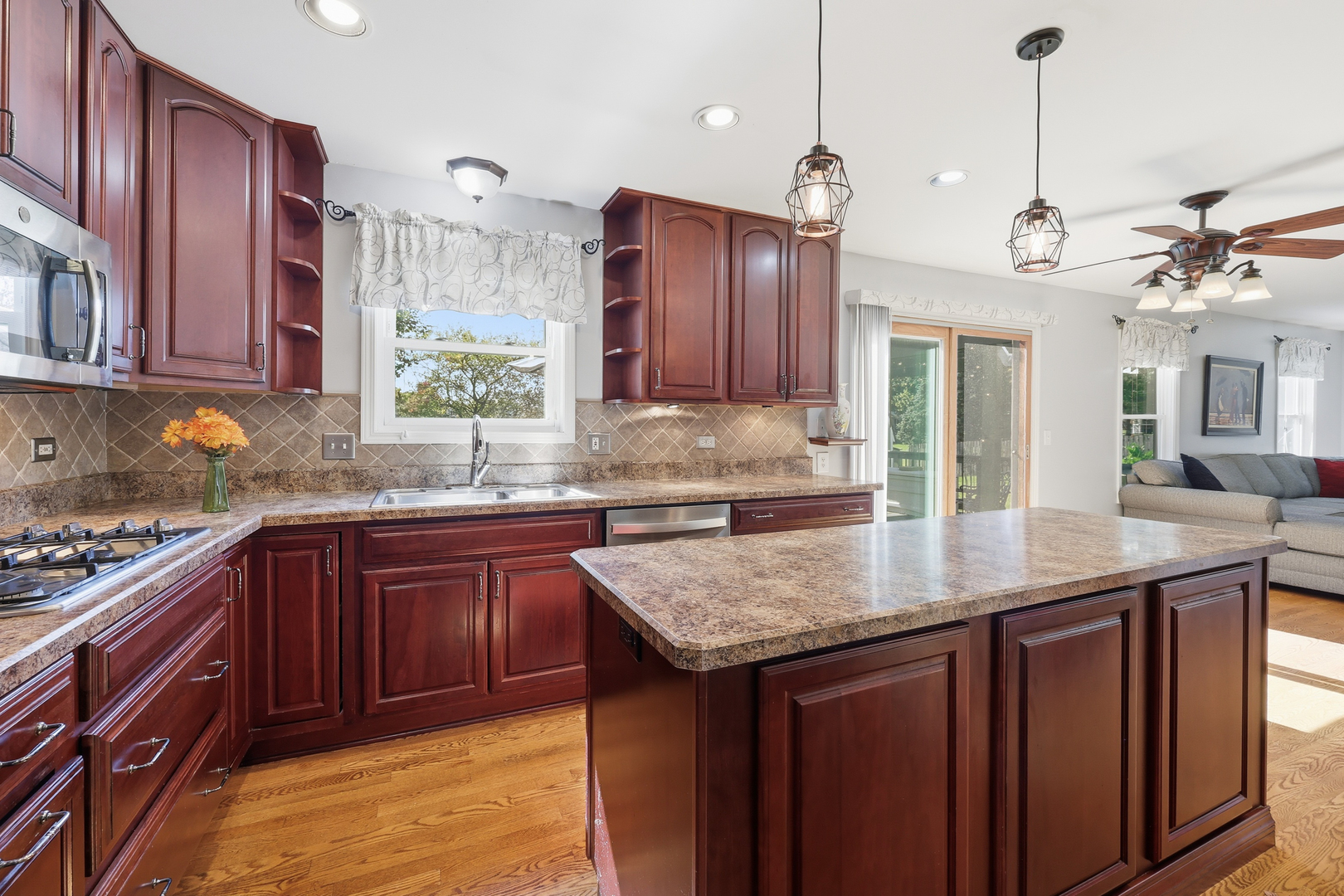 997 Village Road Crystal Lake, IL 60014 - Photo 13 of 33 Gallery Image 13