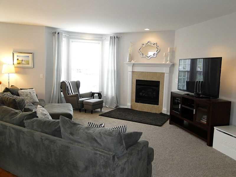 7028 Crider Road Mars, PA 16046 - Photo 4 of 25 Living Room.