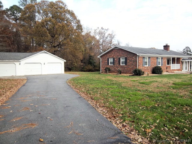 136 Farmville Road Saluda, VA 23149 - Photo 3 of 12
