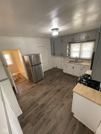 $1,250 | 93 South 5th Avenue, Beech Grove, IN 46107