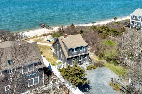 $2,492,000 | 232 Robbins Hill Road, Brewster, MA 02631