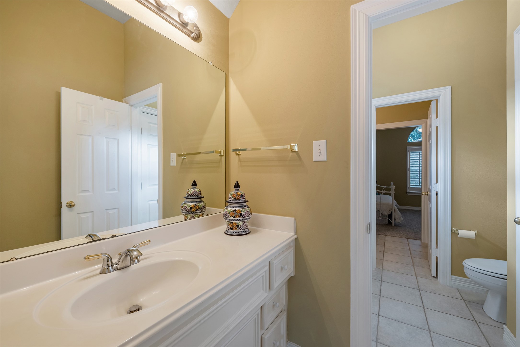 15306 Beecham Drive Houston, TX 77068 - Photo 33 of 48 Jack and Jill bath off the bedrooms for privacy.