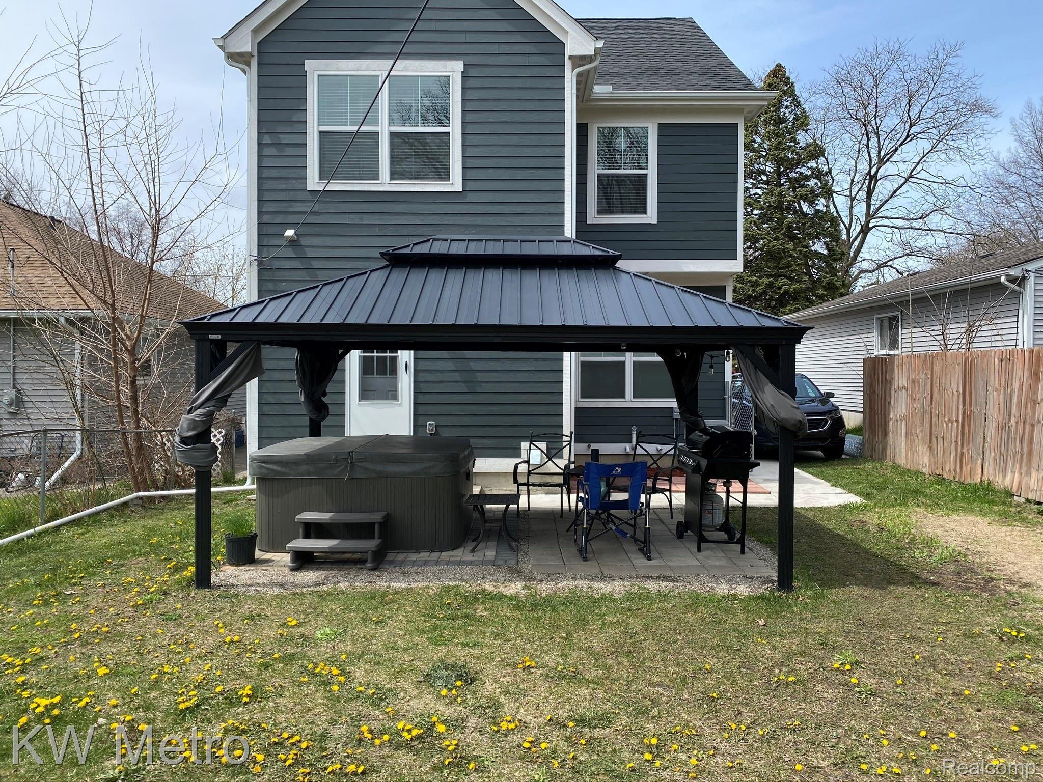 3216 Inman Street Ferndale, MI 48220 - Photo 30 of 36 019a76299bda89a84b5c224e7a8f2ffc2dd634f4d1.jpg