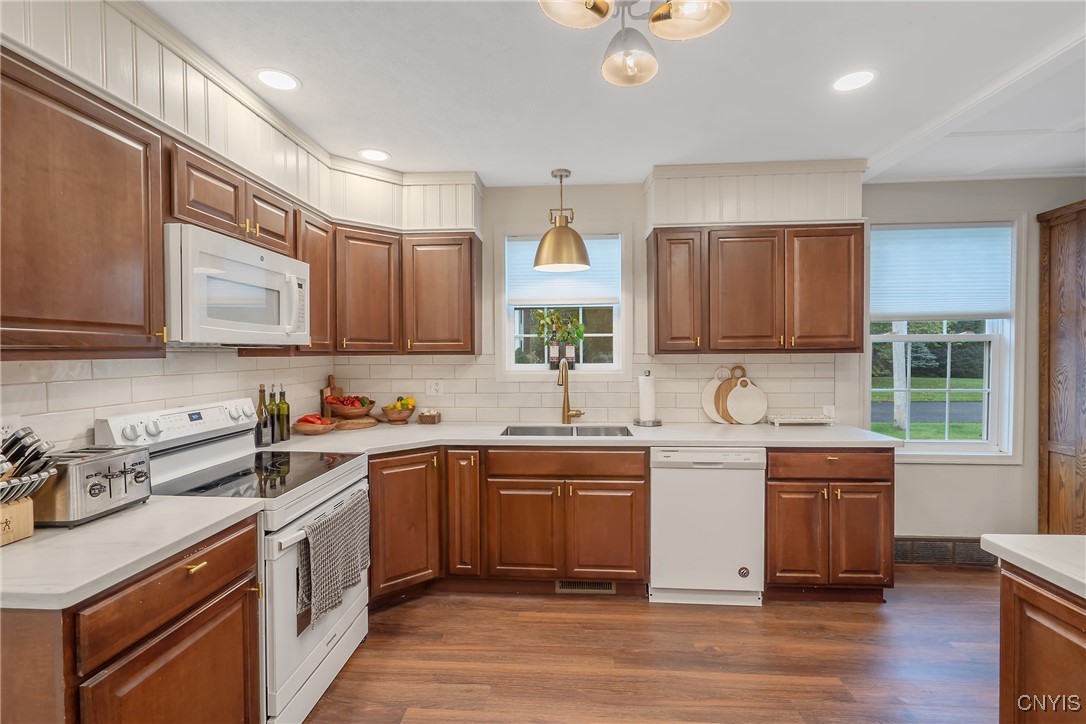 434 Sylvan Street Oneida, NY 13421 - Photo 8 of 39