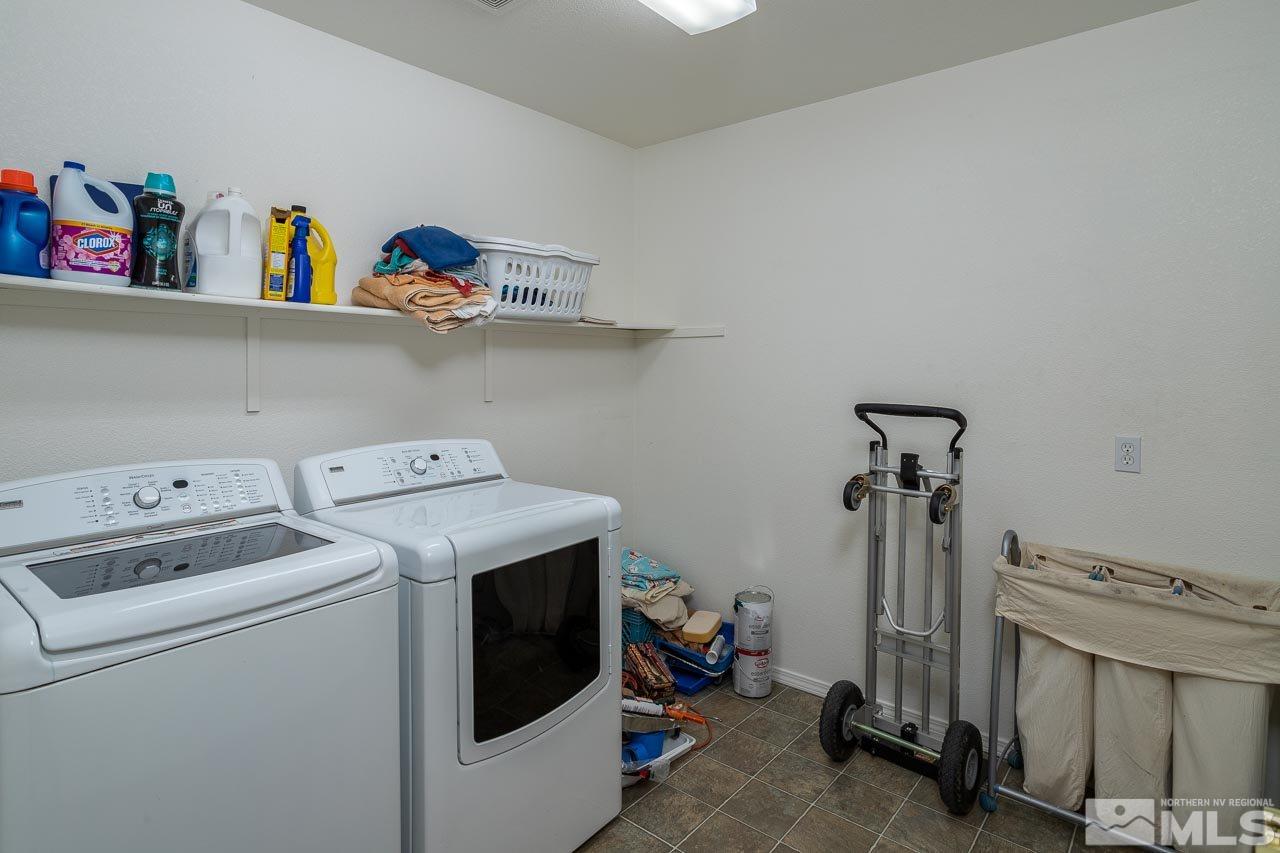 2139 Inca Dove Court Sparks, NV 89441 - Photo 17 of 25 a utility room with dryer and washer