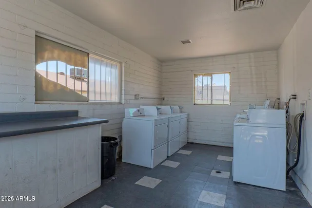 $1,300 | 936 West Mountain View Road, Unit 9, Phoenix, AZ 85021