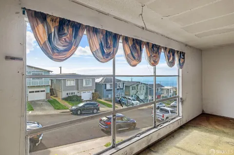 $895,000 | 60 Rockford Avenue, Daly City, CA 94015