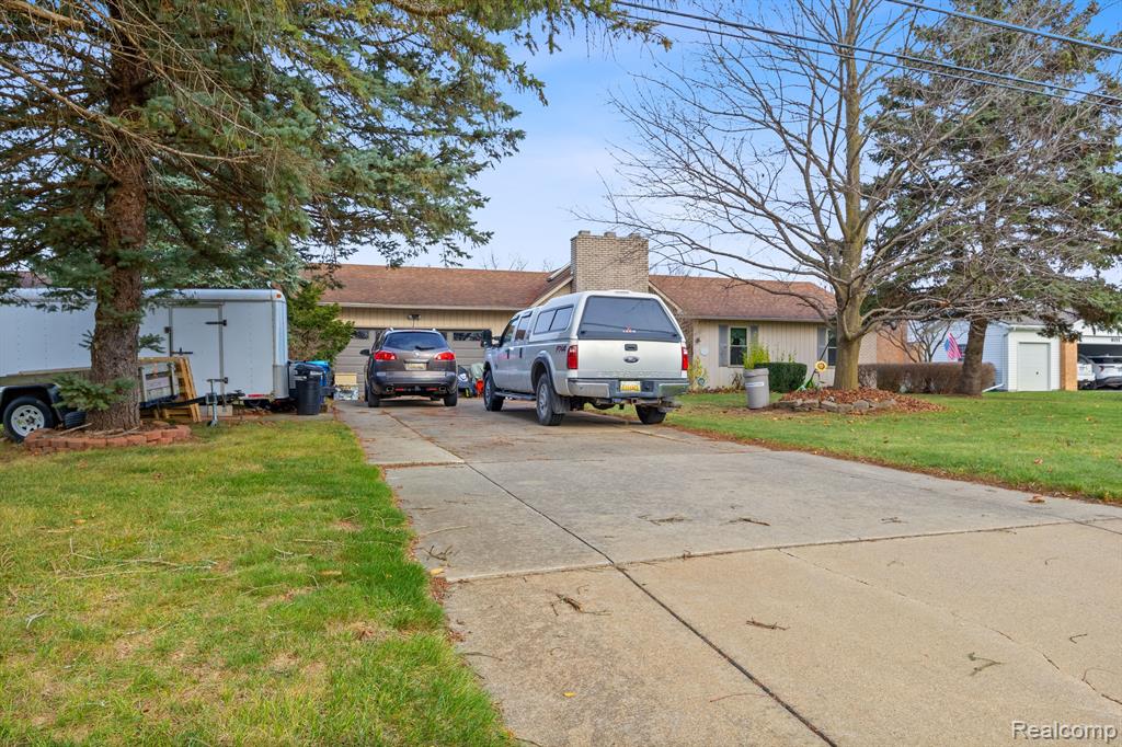 517 East Rolston Road Linden, MI 48451 - Photo 3 of 44