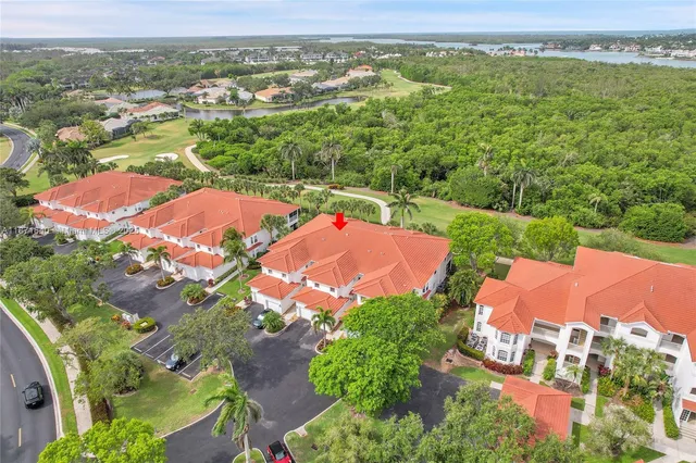 $460,000 | 4700 Yacht Harbor Drive, Unit 612, Naples, FL 34112