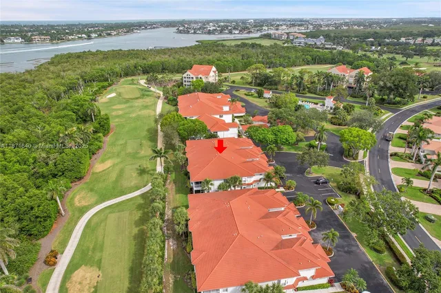 $460,000 | 4700 Yacht Harbor Drive, Unit 612, Naples, FL 34112