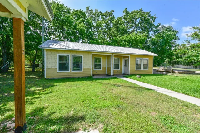 $695 | 259 7th Street, Somerville, TX 77879
