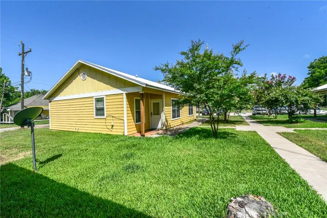 $695 | 259 7th Street, Somerville, TX 77879