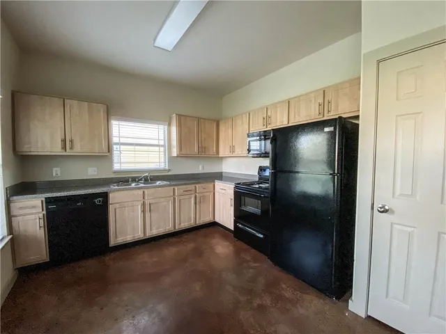 $695 | 259 7th Street, Somerville, TX 77879