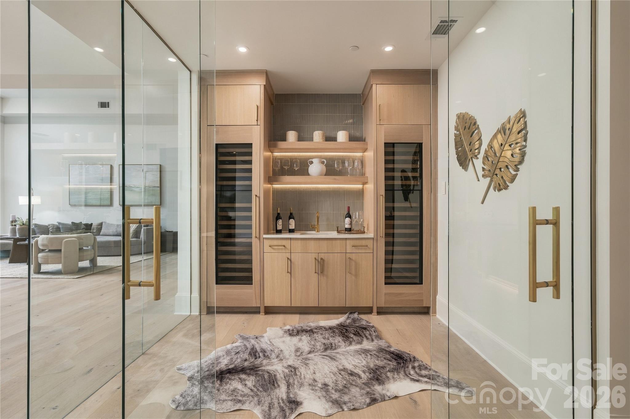 409 Queens Road, Unit 503 Charlotte, NC 28207 - Photo 11 of 30 Gallery Image 11