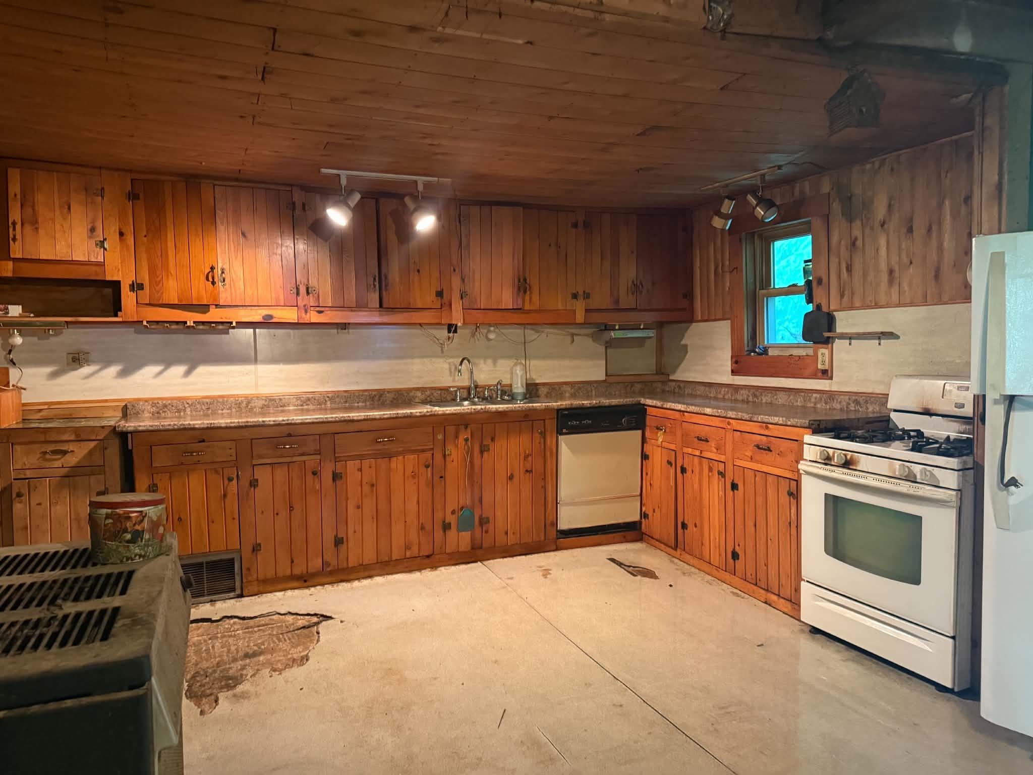 13 Center Hill Road Albany, VT 05820 - Photo 5 of 17