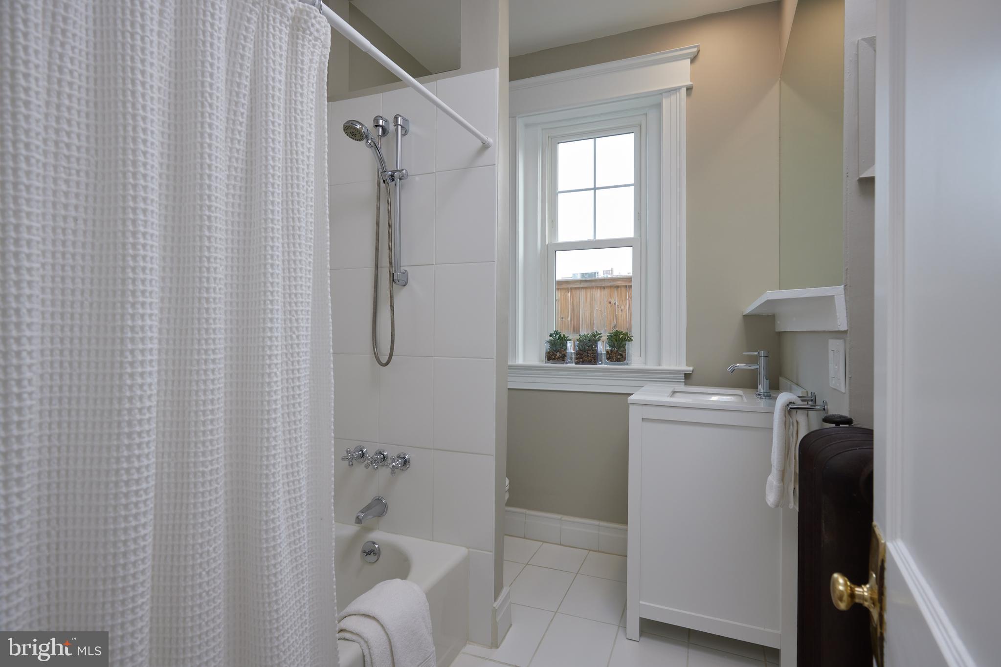2009 Belmont Road Northwest, Unit 401 Washington, DC 20009 - Photo 22 of 34 Gallery Image 22